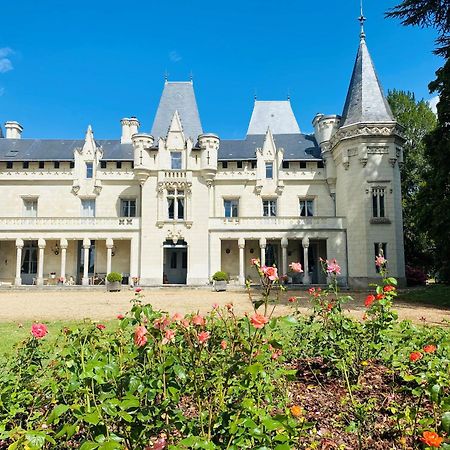 Chateau De Salvert - 4 Gites - 32 Personnes Neuille Exterior photo