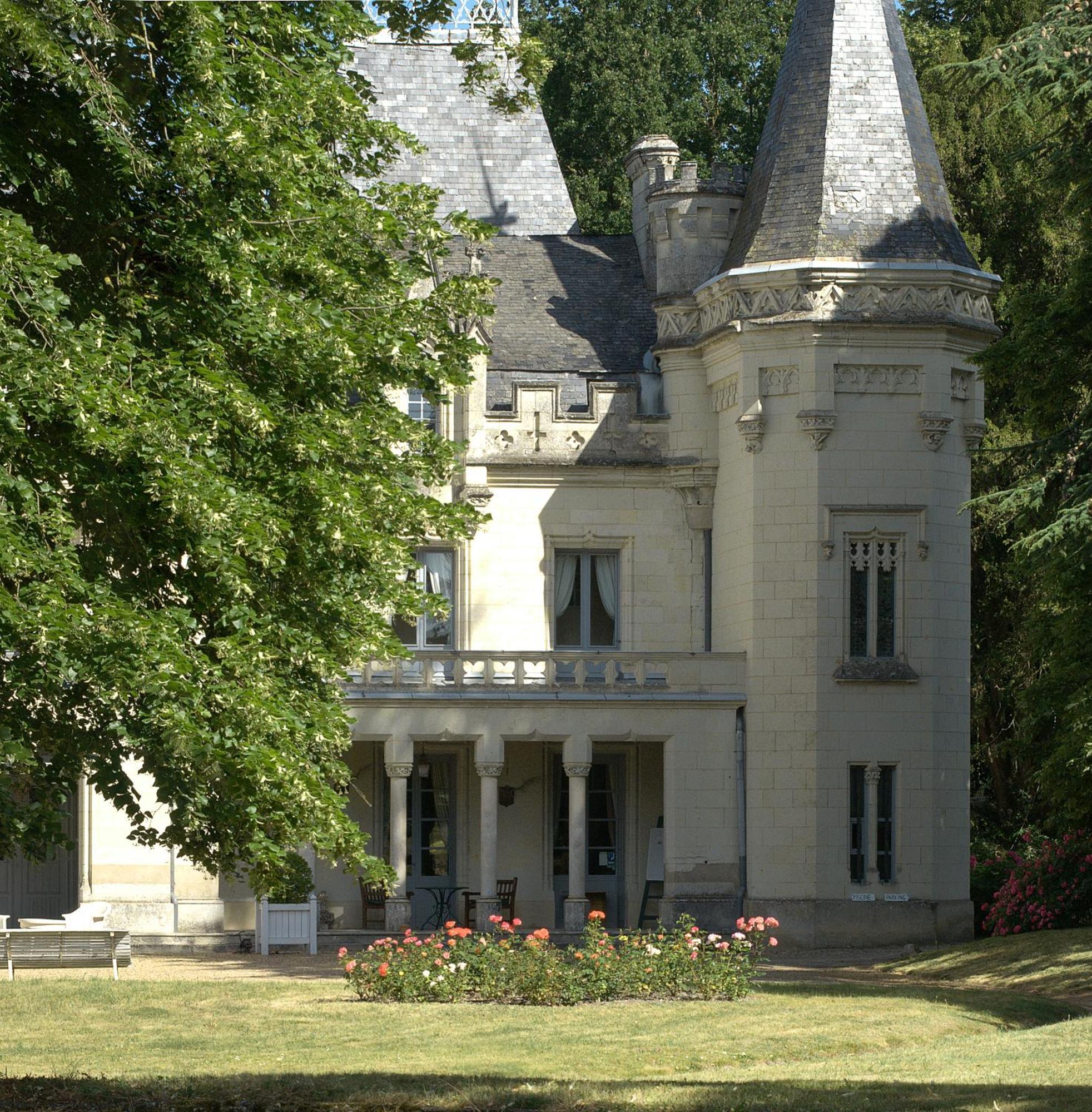 Chateau De Salvert - 4 Gites - 32 Personnes Neuille Exterior photo