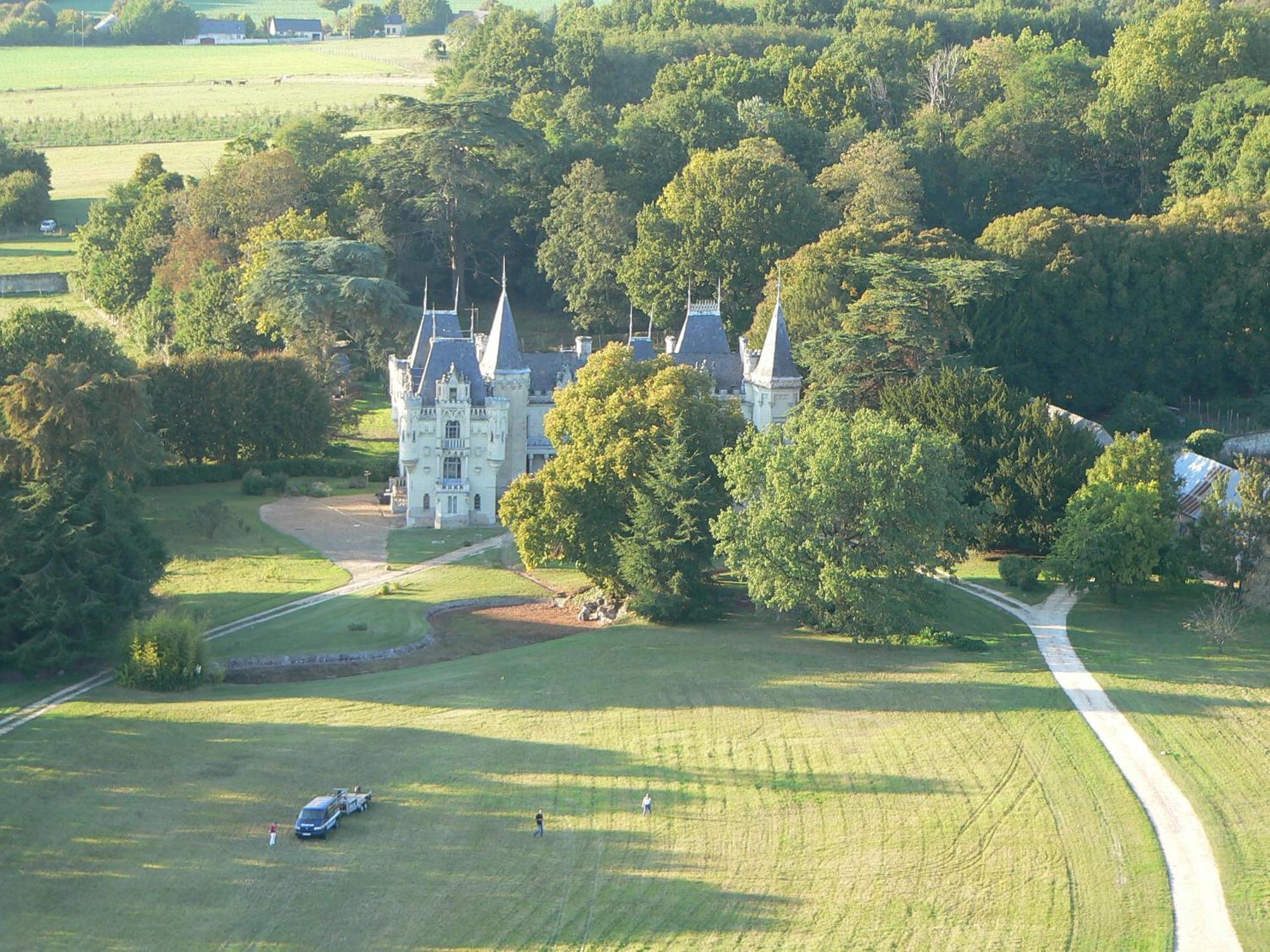 Chateau De Salvert - 4 Gites - 32 Personnes Neuille Exterior photo