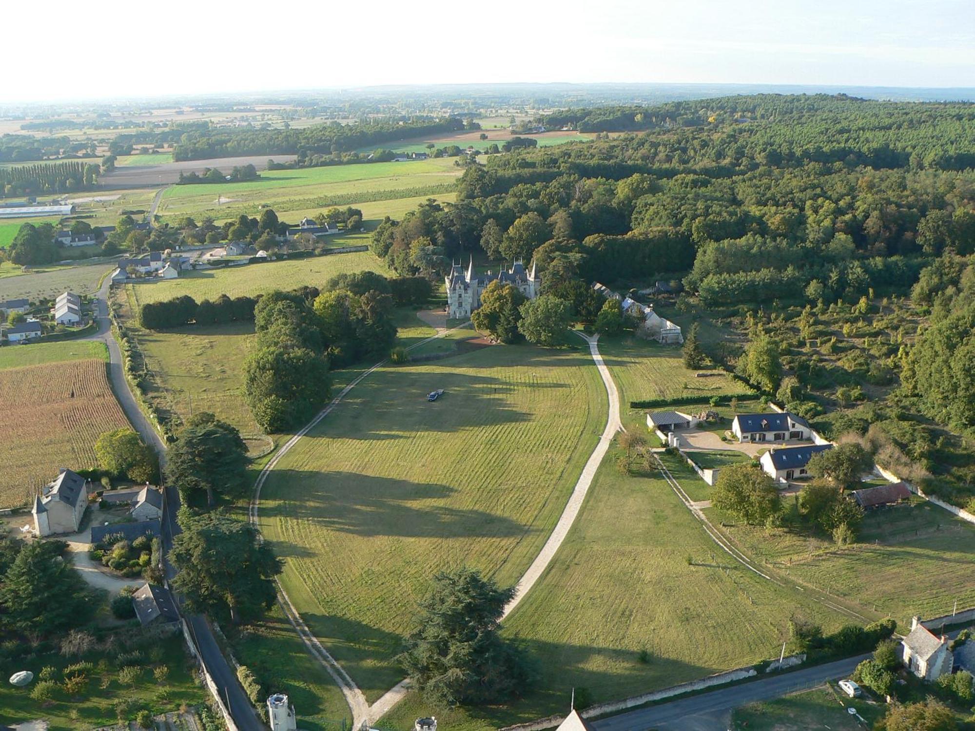 Chateau De Salvert - 4 Gites - 32 Personnes Neuille Exterior photo