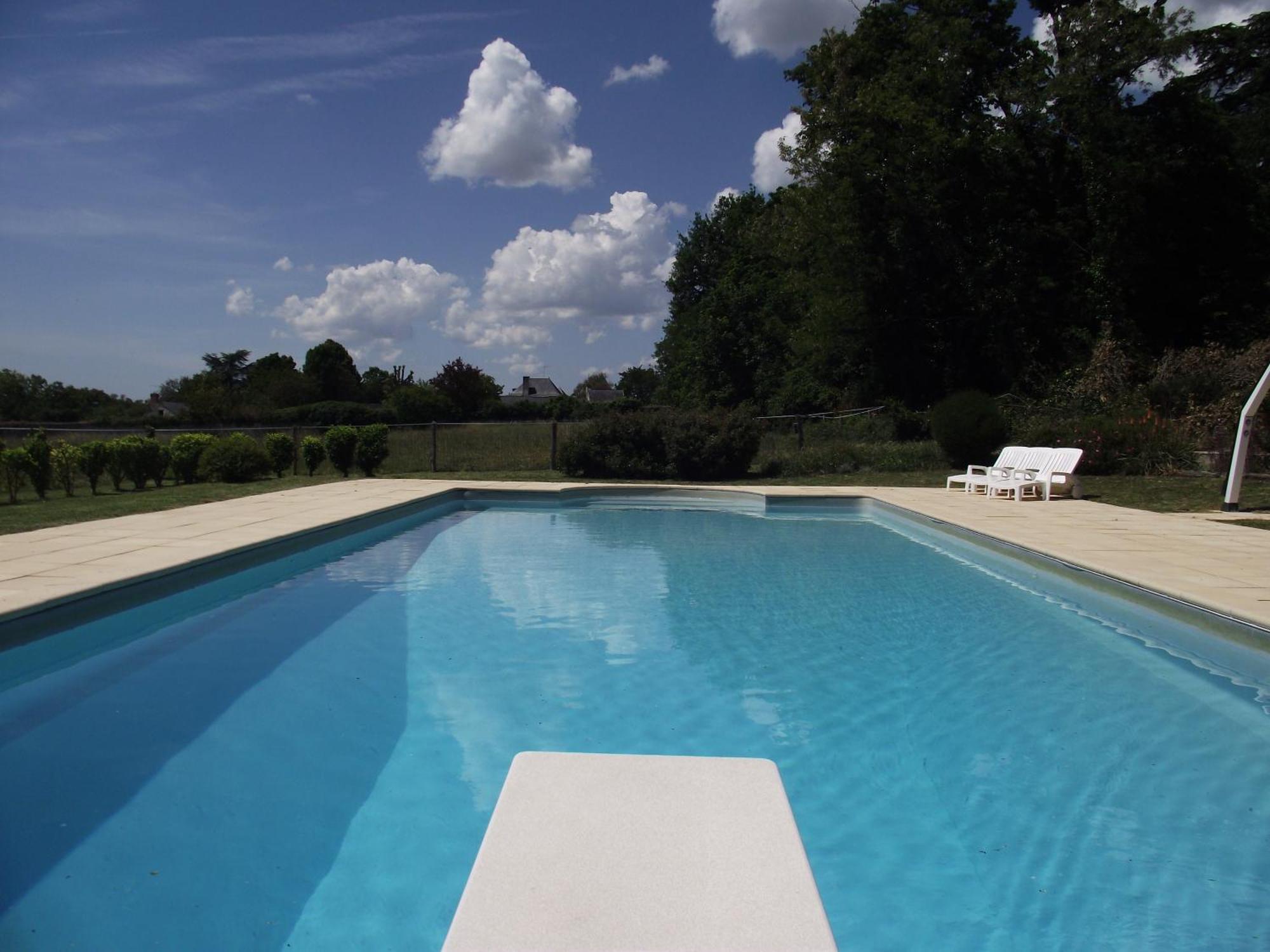 Chateau De Salvert - 4 Gites - 32 Personnes Neuille Exterior photo