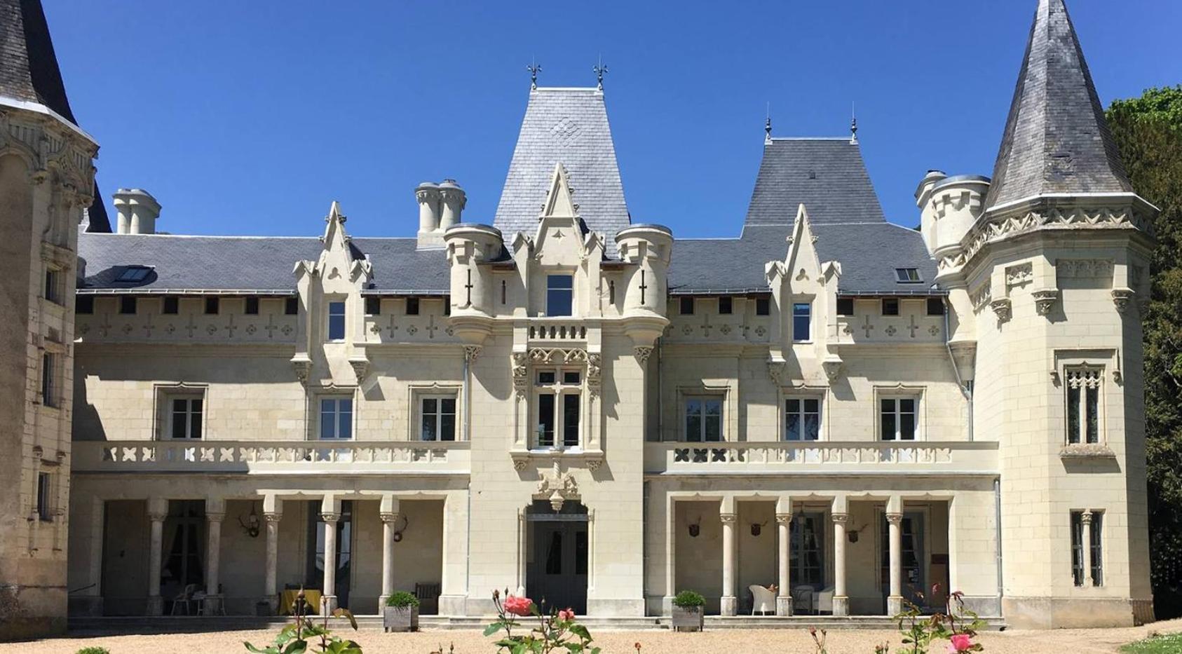 Chateau De Salvert - 4 Gites - 32 Personnes Neuille Exterior photo