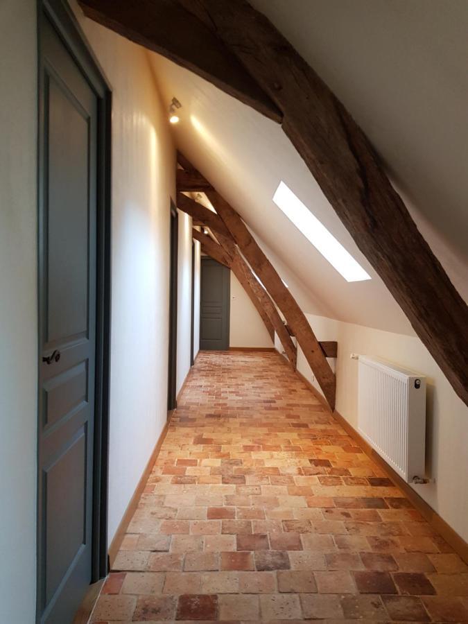 Chateau De Salvert - 4 Gites - 32 Personnes Neuille Exterior photo