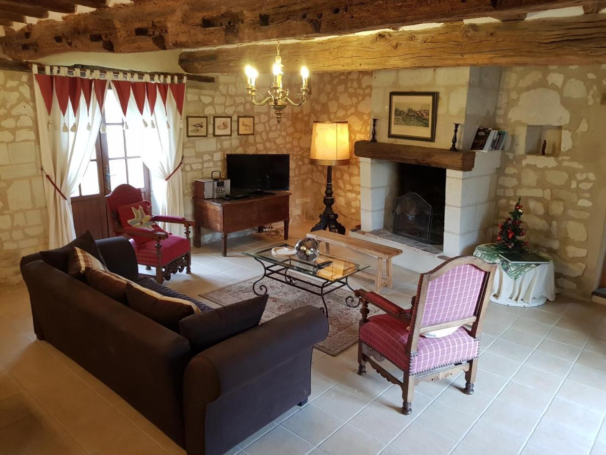 Chateau De Salvert - 4 Gites - 32 Personnes Neuille Exterior photo