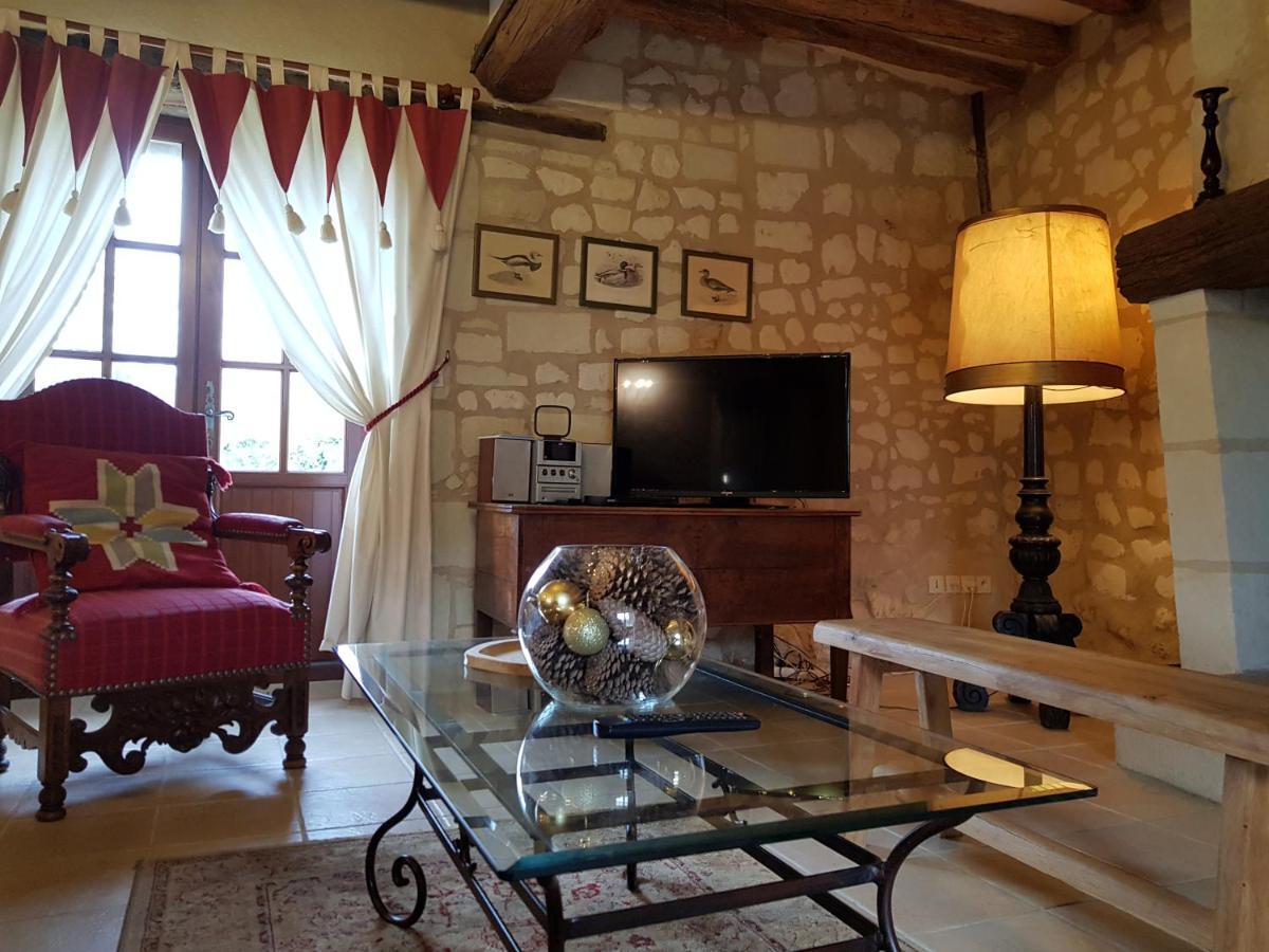 Chateau De Salvert - 4 Gites - 32 Personnes Neuille Exterior photo
